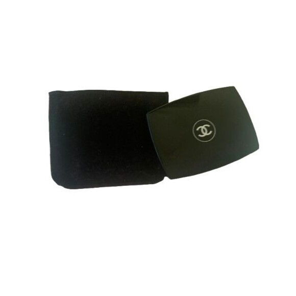 CHANEL HOLIDAY AQUALUMIERES MULTI EFFECT LIP EYE CHEEK PALETTE LIMITED EDITION - Picture 2 of 3